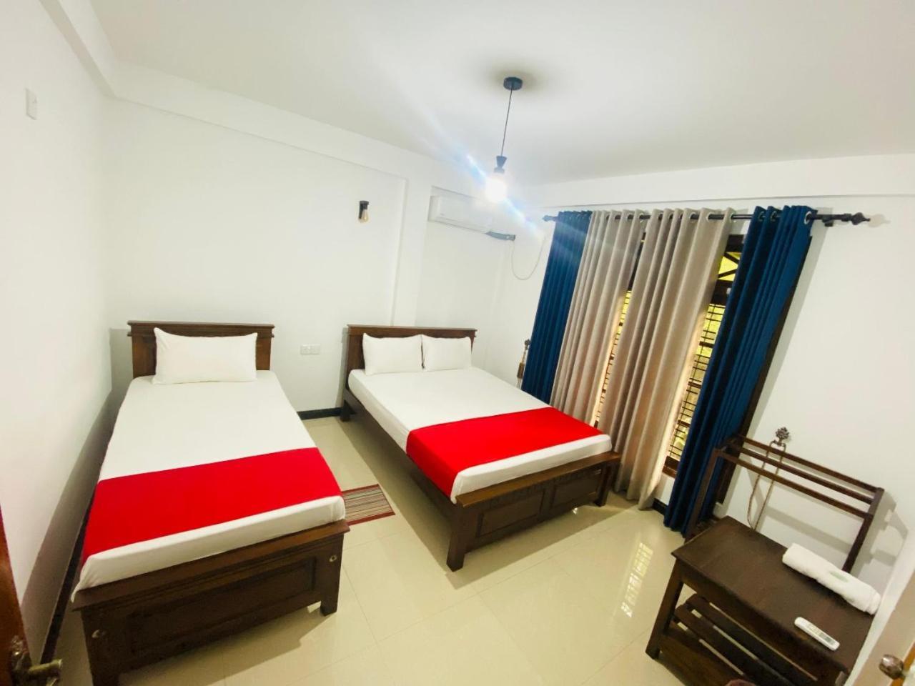 Silverline Guest House Anuradhapura Habitación foto