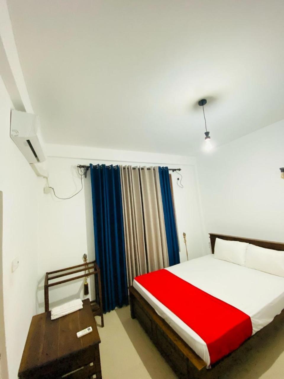 Silverline Guest House Anuradhapura Habitación foto